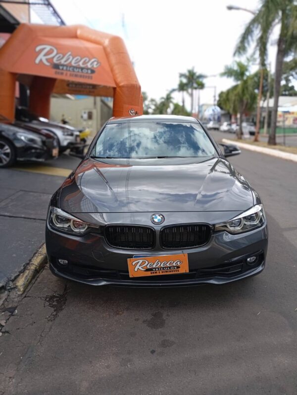 BMW 320i 2018 - Image 3