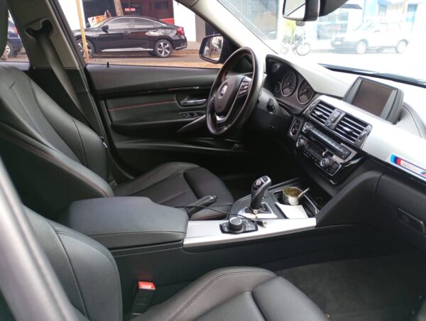 BMW 320i 2018 - Image 10