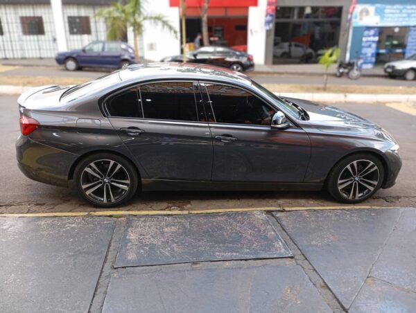 BMW 320i 2018 - Image 5