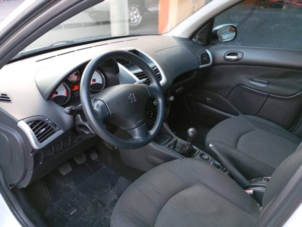 Peugeot 208 2013 - Image 5