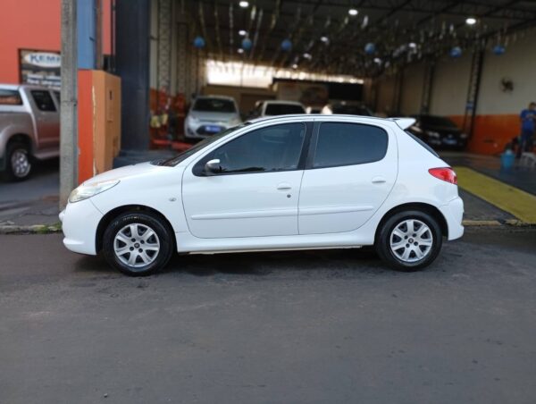 Peugeot 208 2013 - Image 11