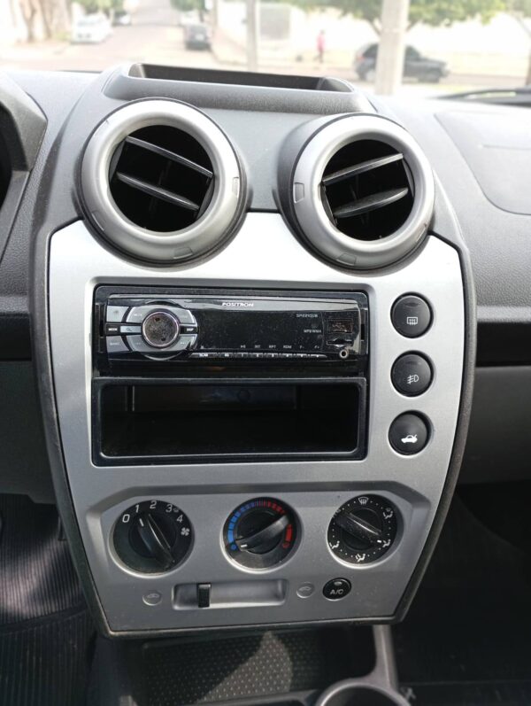 Fiesta Sedan 2014 - Image 9