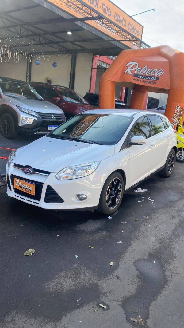 Focus Hatch Titanium 2015 - Imagem 3