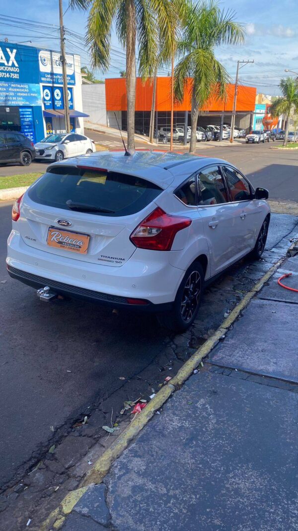 Focus Hatch Titanium 2015 - Imagem 4