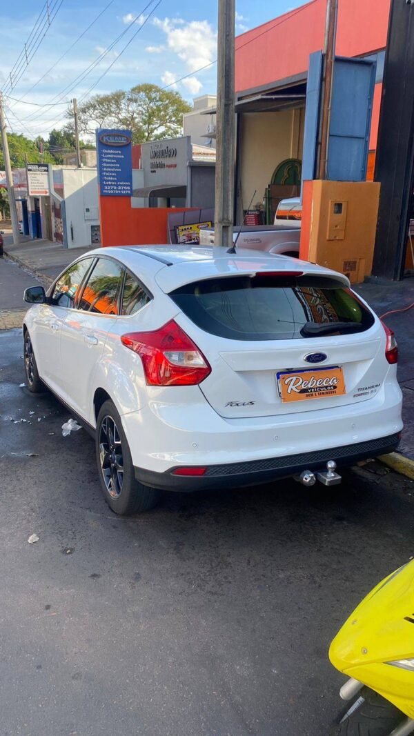 Focus Hatch Titanium 2015 - Imagem 9