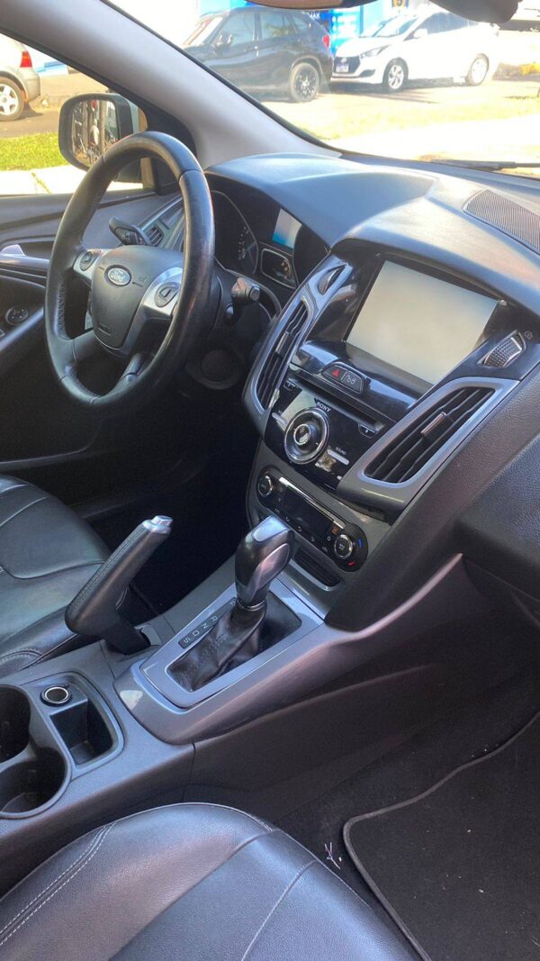 Focus Hatch Titanium 2015 - Imagem 12